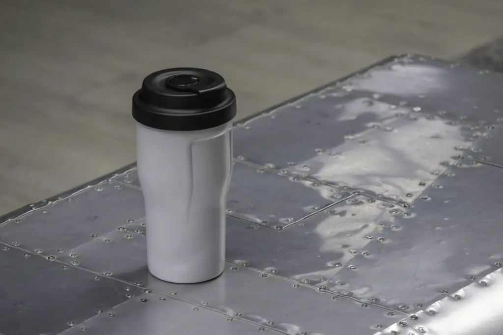 Brandcharger Posh Cafe Lifestyle_4.webp